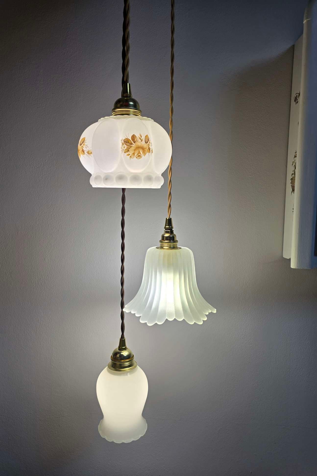 Suspension créée par l'Atelier Petita Lumières et Déco tulipes et globes vintage